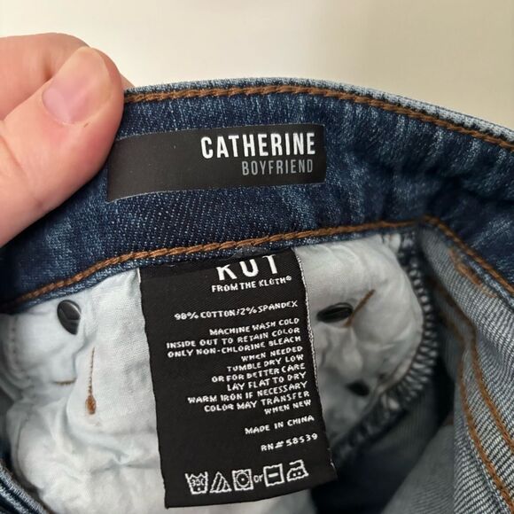 Kut from the Kloth SZ 4 Cathrine Boyfriend Medium Wash 29' Inseam Minimalist - Picture 4 of 4